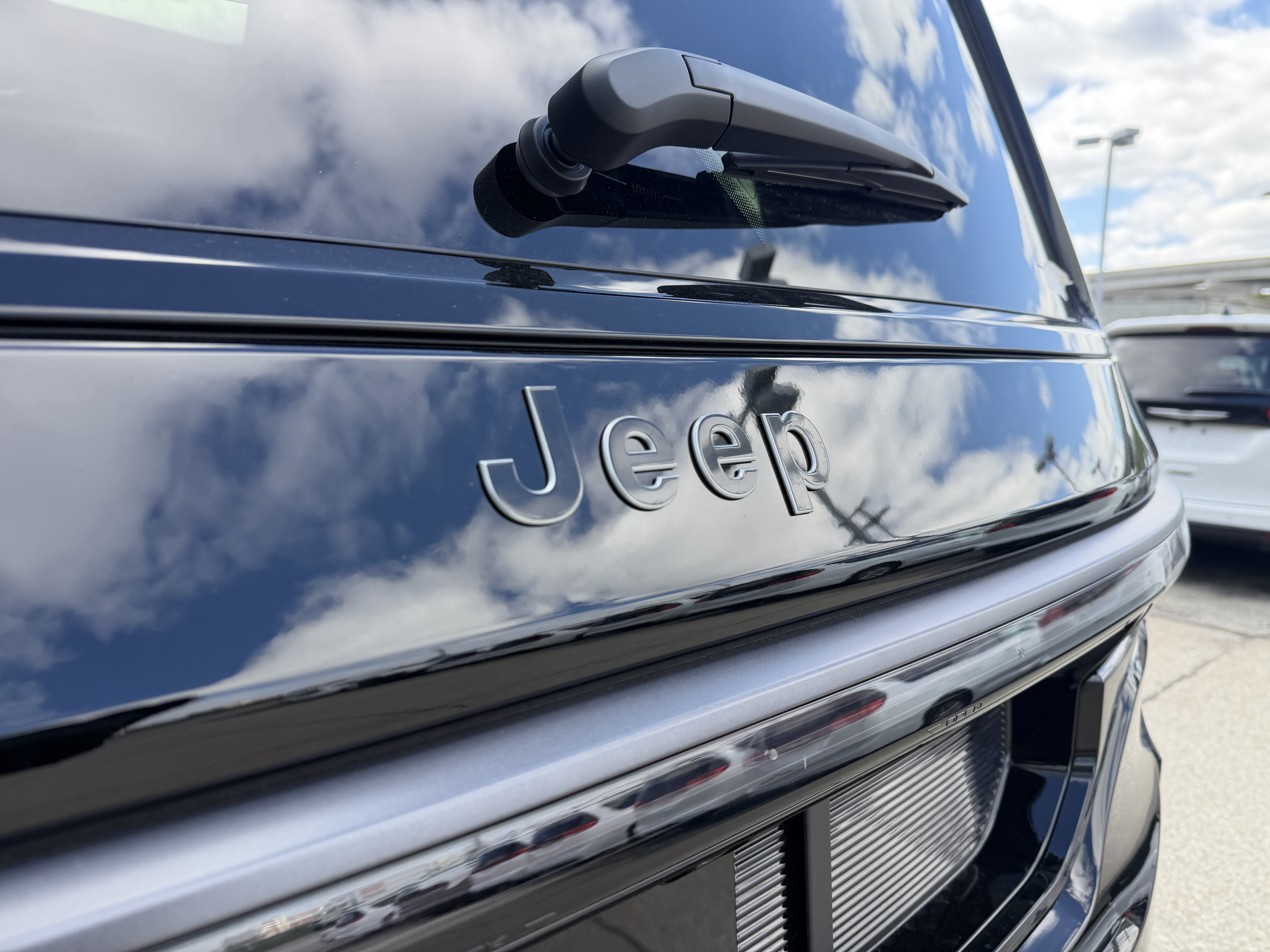 New 2026 Jeep Grand Wagoneer L Limited w/ Premium Group II AWD/4WD image 8
