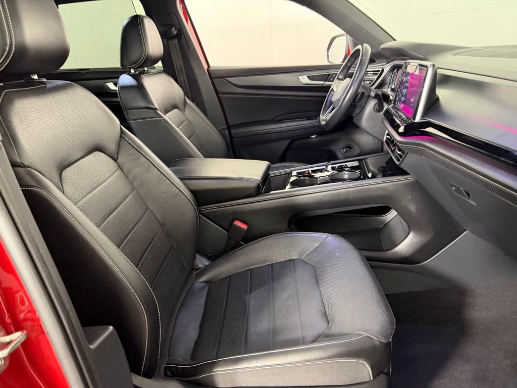 Used 2024 Volkswagen Atlas Cross Sport SEL R-Line image 34