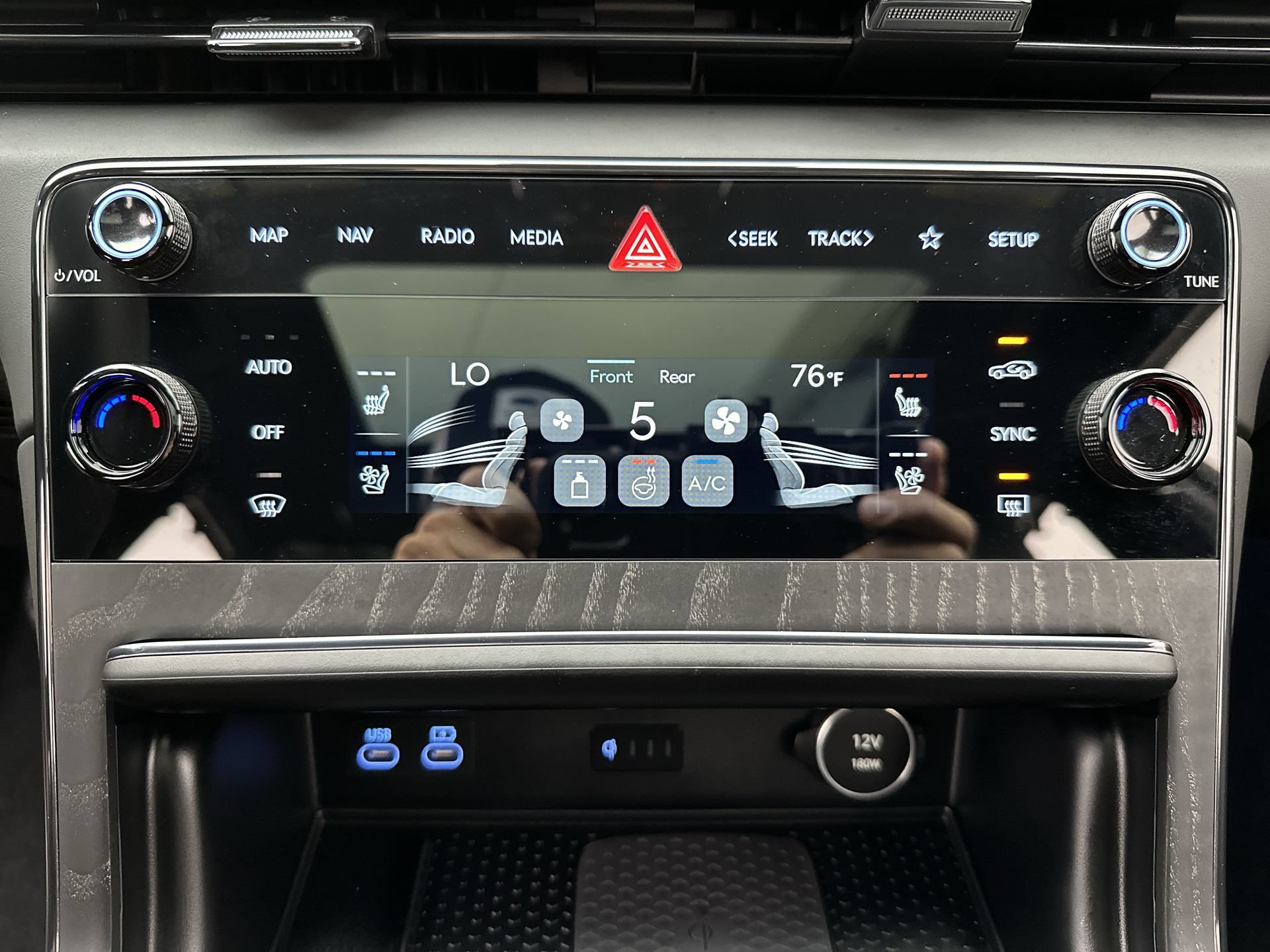 Certified 2026 Genesis GV80 3.5T Prestige AWD/4WD image 19