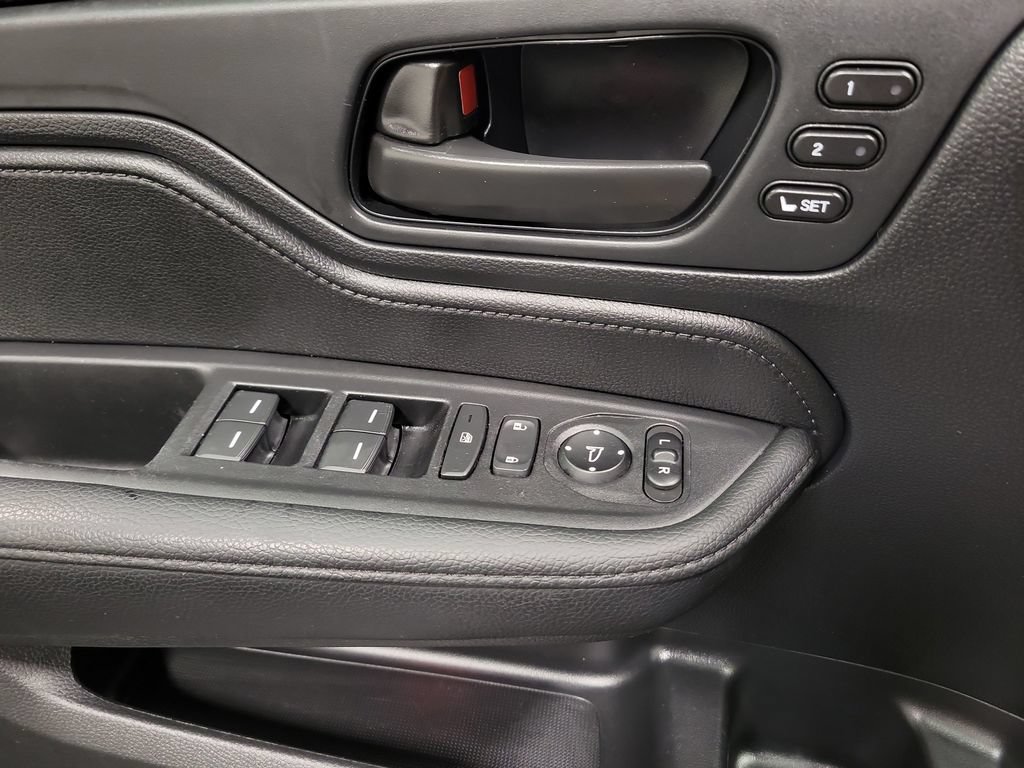 Used 2025 Honda Odyssey Sport-L image 30