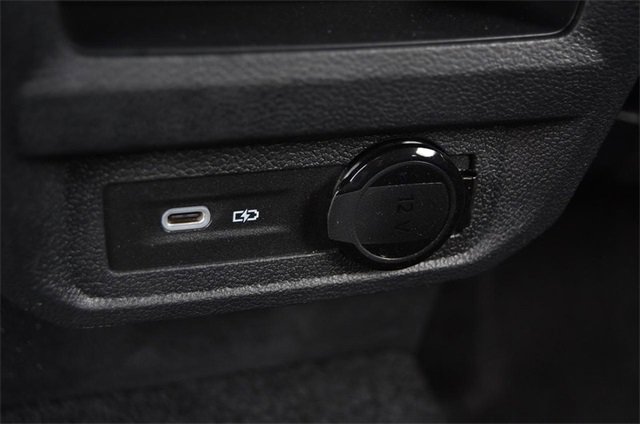 Certified 2024 Volkswagen Tiguan SE image 24