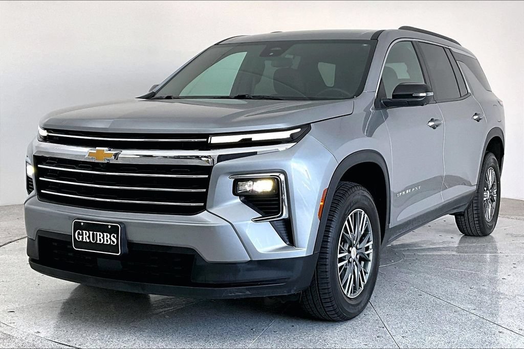 Used 2024 Chevrolet Traverse LT FWD image 5