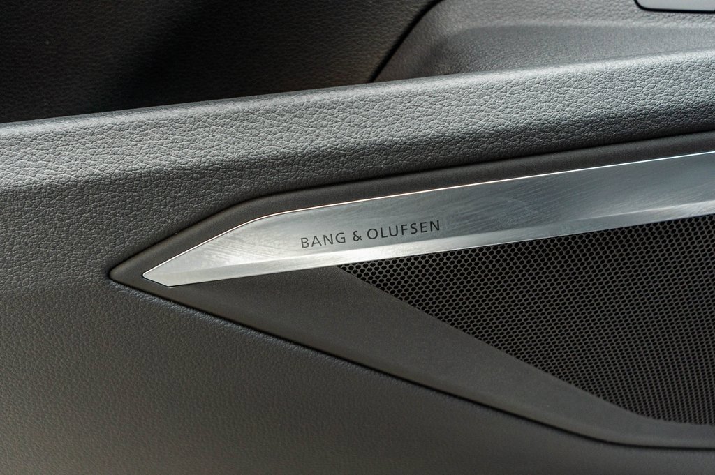 Used 2024 Audi Q8 e-tron Prestige image 19