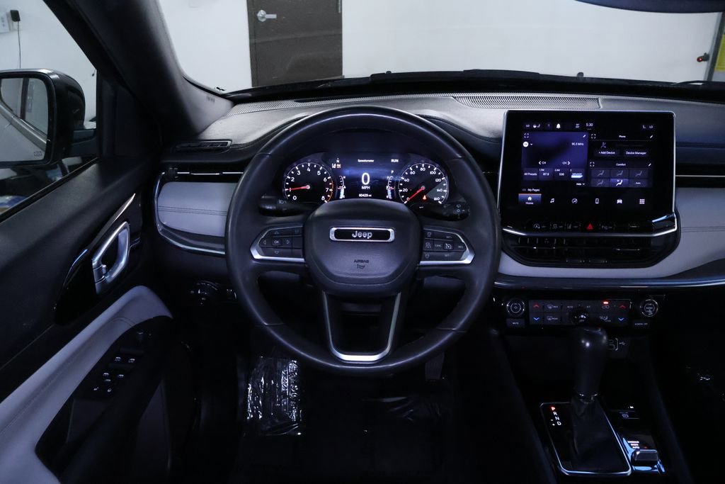 Used 2023 Jeep Compass Limited image 19