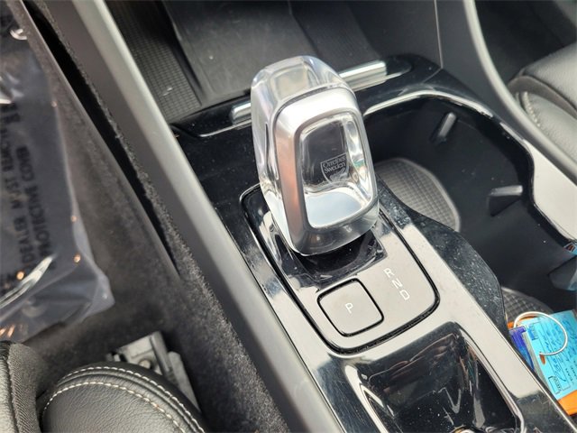 Used 2023 Volvo XC40 B5 Plus image 20