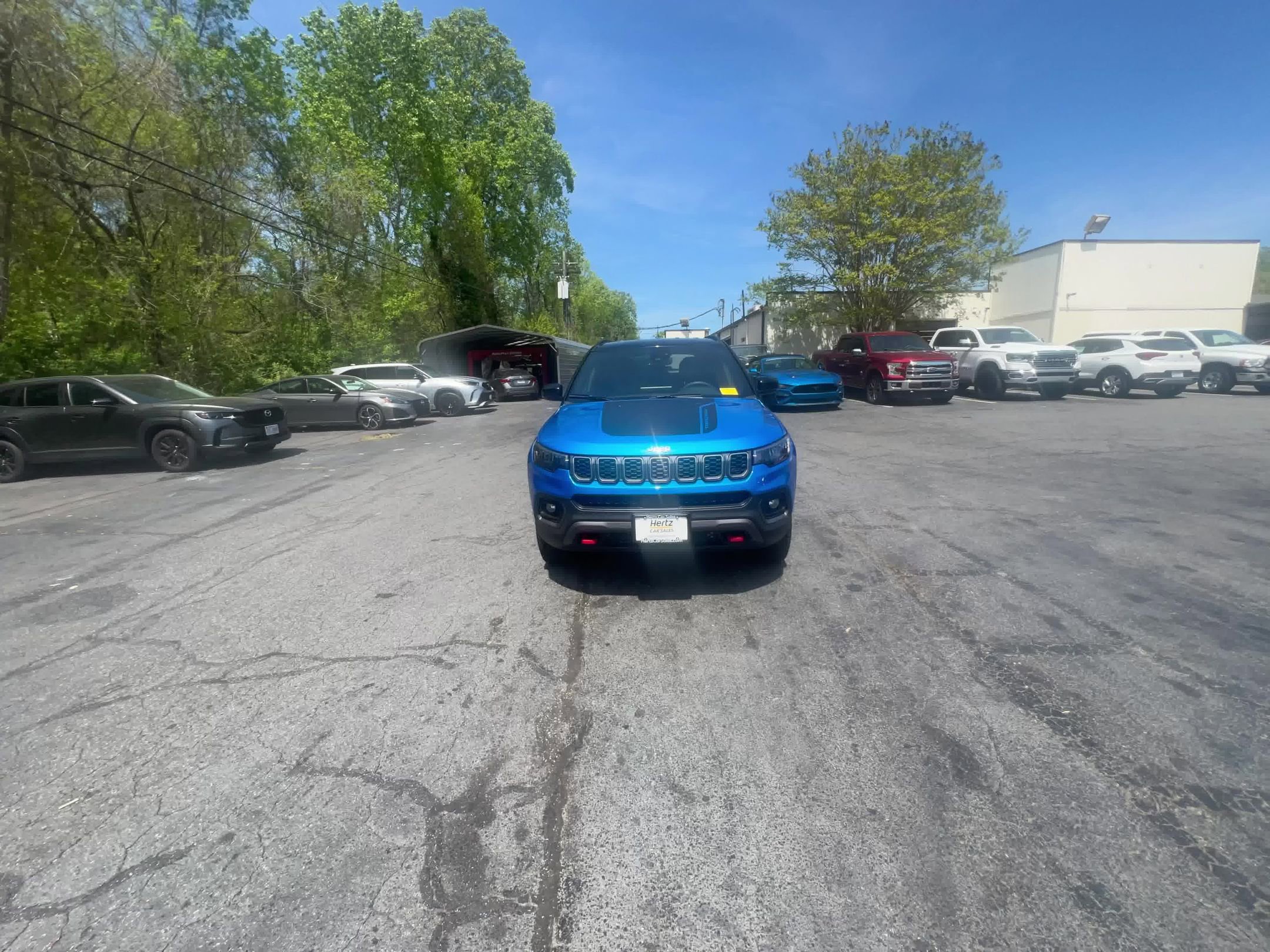 Used 2025 Chevrolet Trax LT FWD image 8