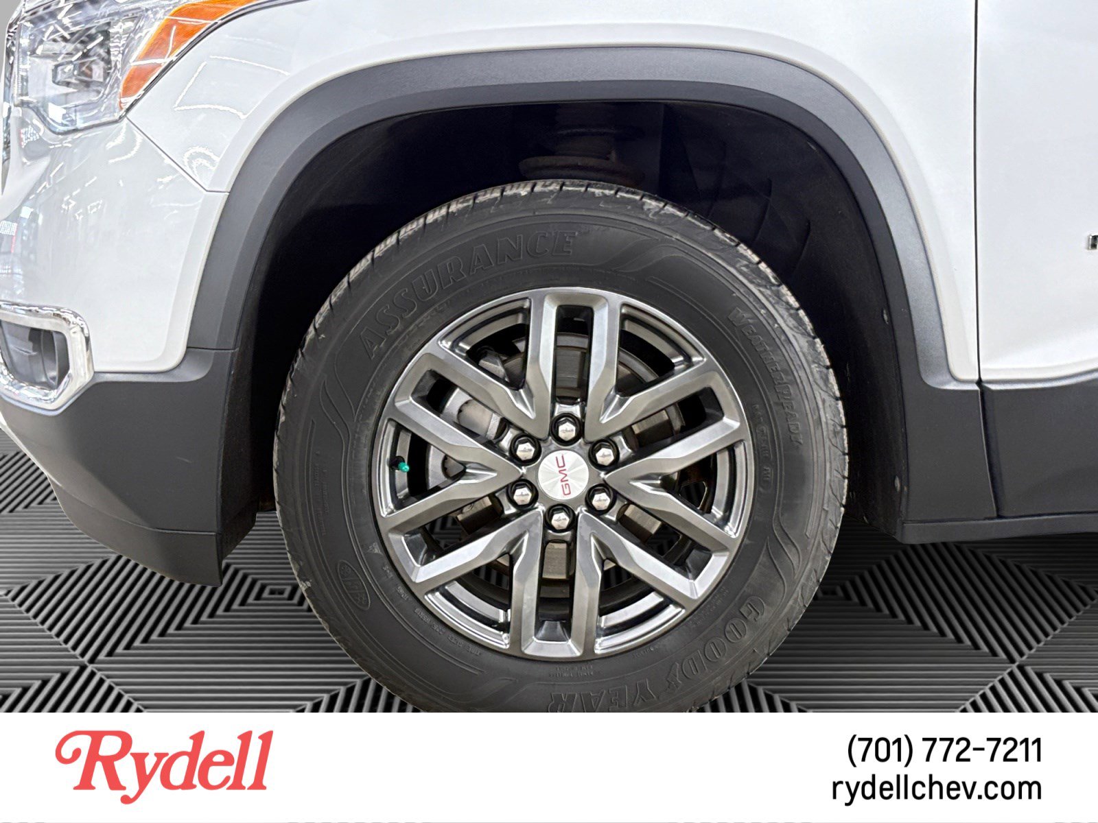 Used 2017 GMC Acadia SLT AWD/4WD image 9