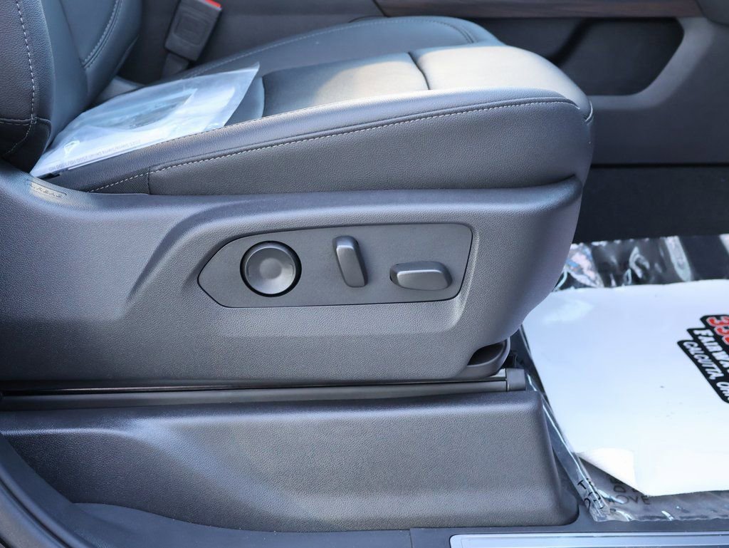 New 2025 GMC Sierra 2500 SLT w/ SLT Convenience Package image 43