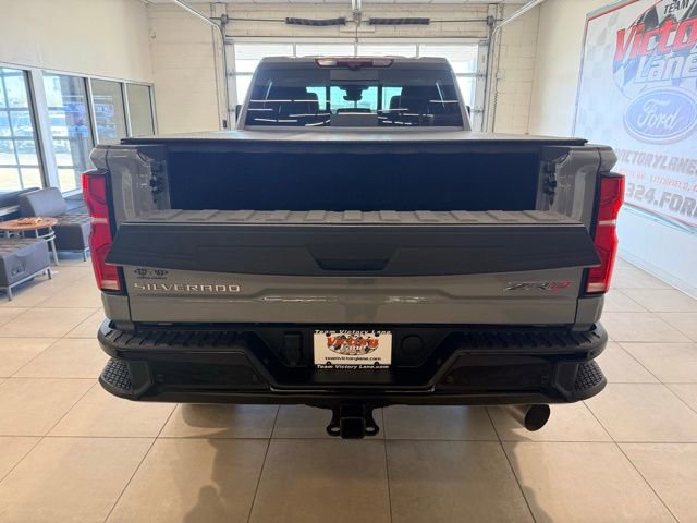 Used 2025 Chevrolet Silverado 2500 ZR2 w/ Technology Package image 9