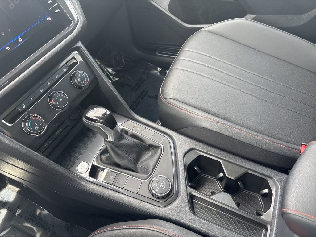 Used 2024 Volkswagen Tiguan Wolfsburg Edition w/ Panoramic Sunroof Package image 17