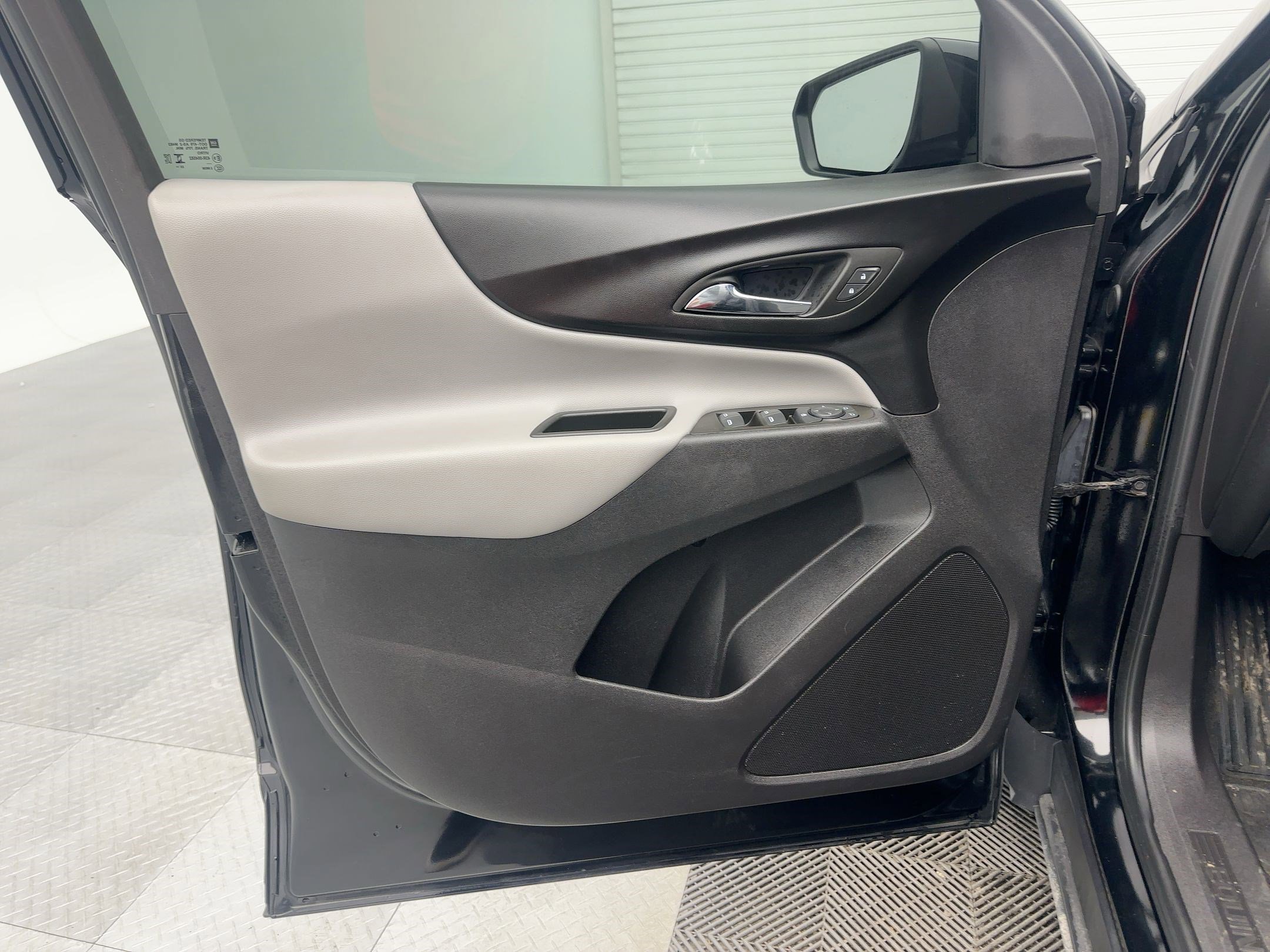 Used 2024 Chevrolet Equinox LS w/ LS Convenience Package image 21