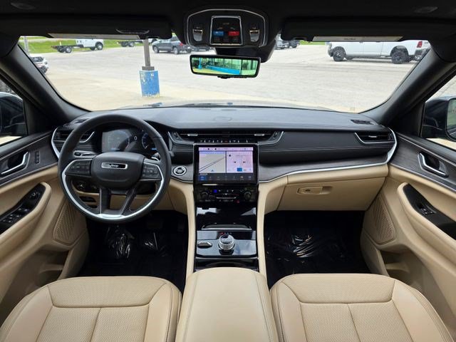 Certified 2023 Jeep Grand Cherokee Limited w/ Luxury Tech Group II AWD/4WD image 20
