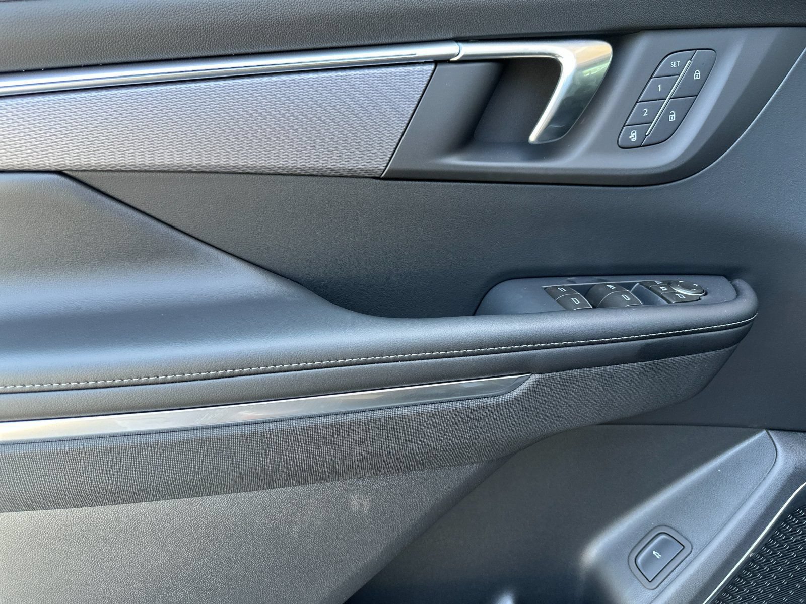 New 2026 Buick Enclave Sport Touring w/ Power Package FWD image 11