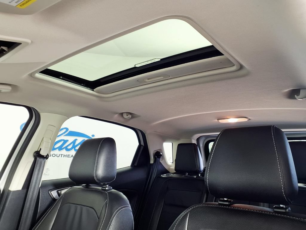 Used 2019 Ford EcoSport Titanium FWD image 16