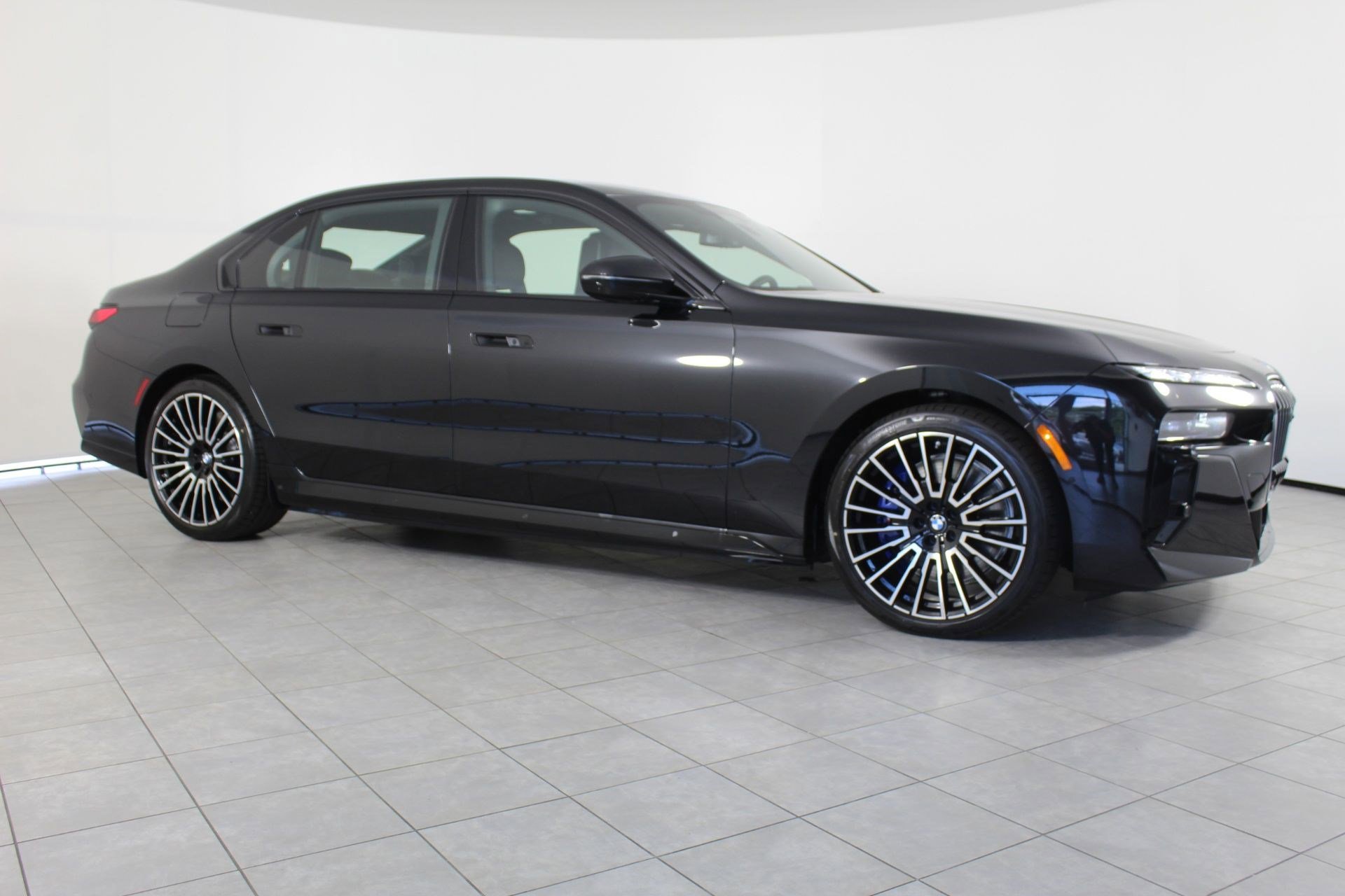 New 2026 BMW 750e xDrive w/ Executive Package image 20