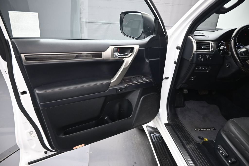 Used 2021 Lexus GX 460 Premium w/ Premium Package AWD/4WD image 16
