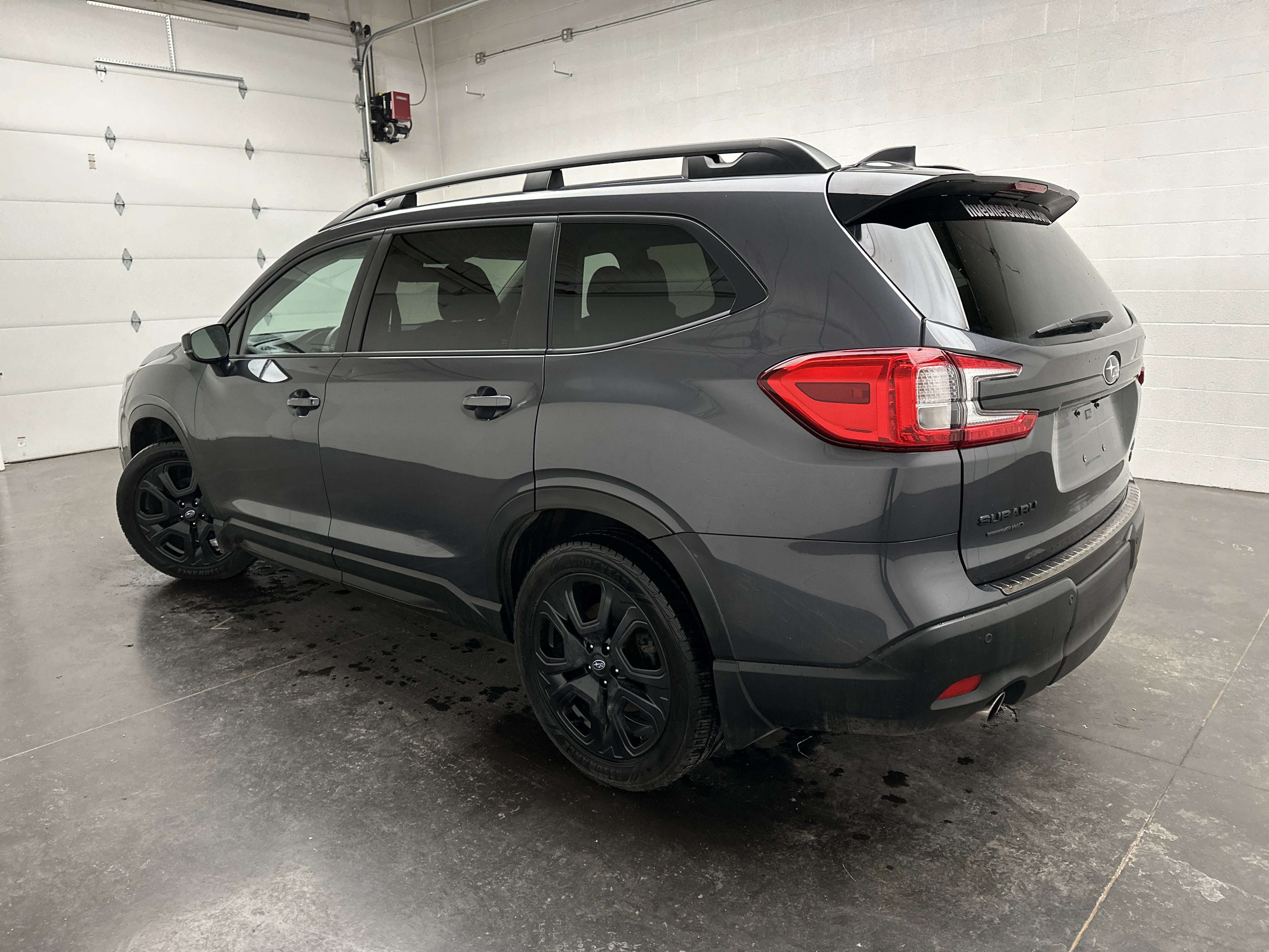 Used 2024 Subaru Ascent Onyx Edition image 6