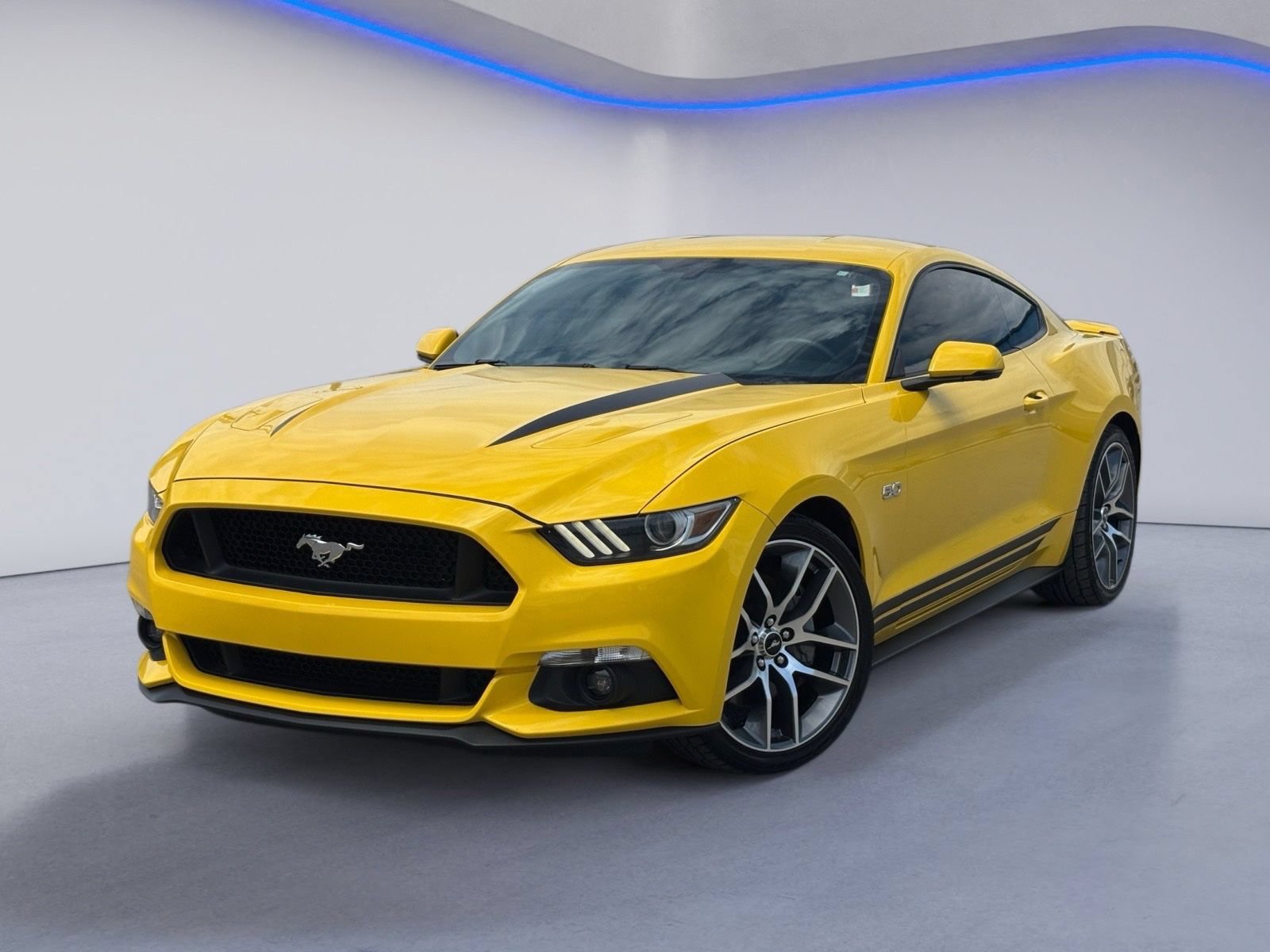 Used 2015 Ford Mustang GT Premium w/ Equipment Group 401A RWD image 2