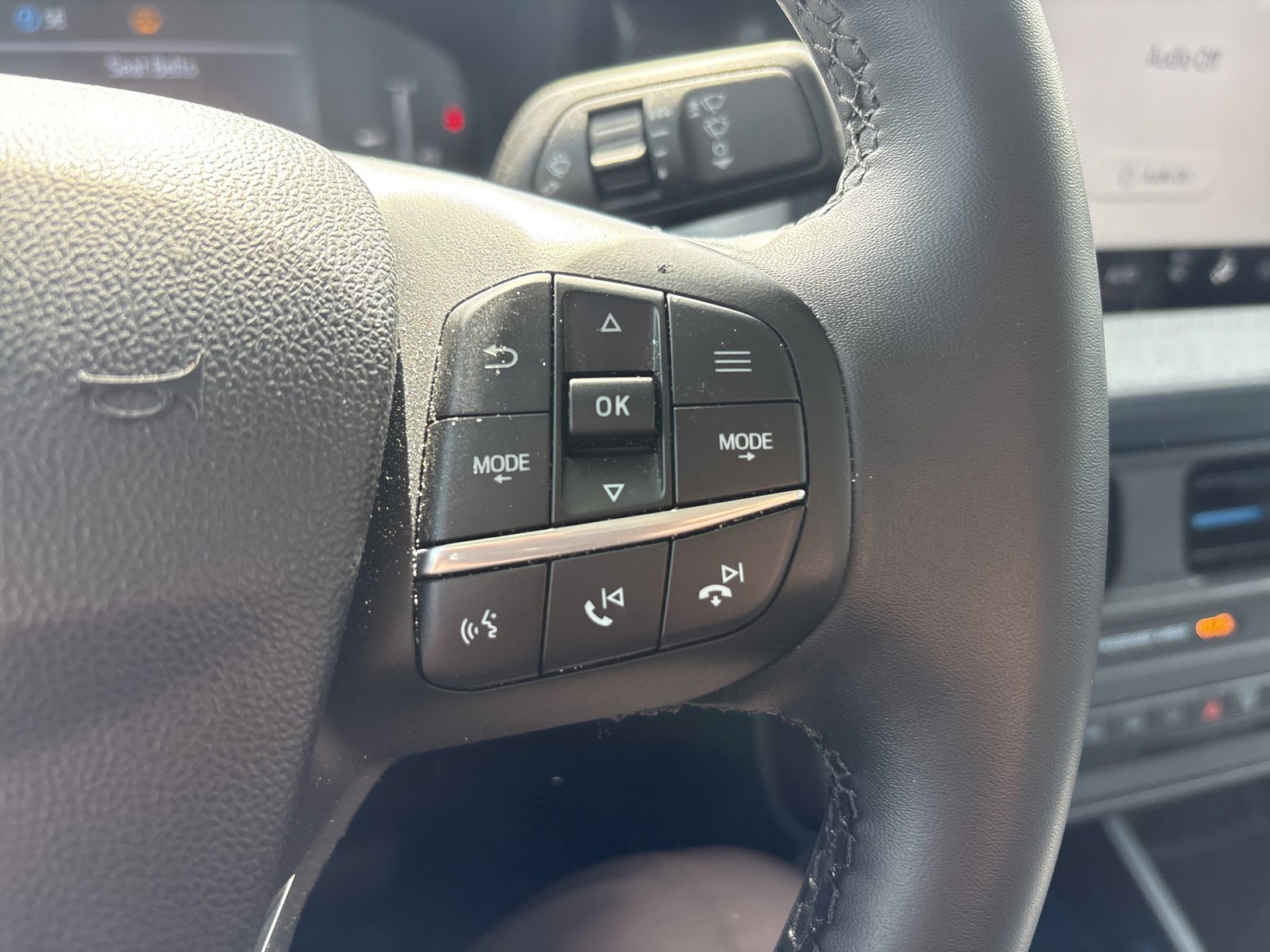 Used 2025 Ford Maverick XLT w/ Equipment Group 301A image 18