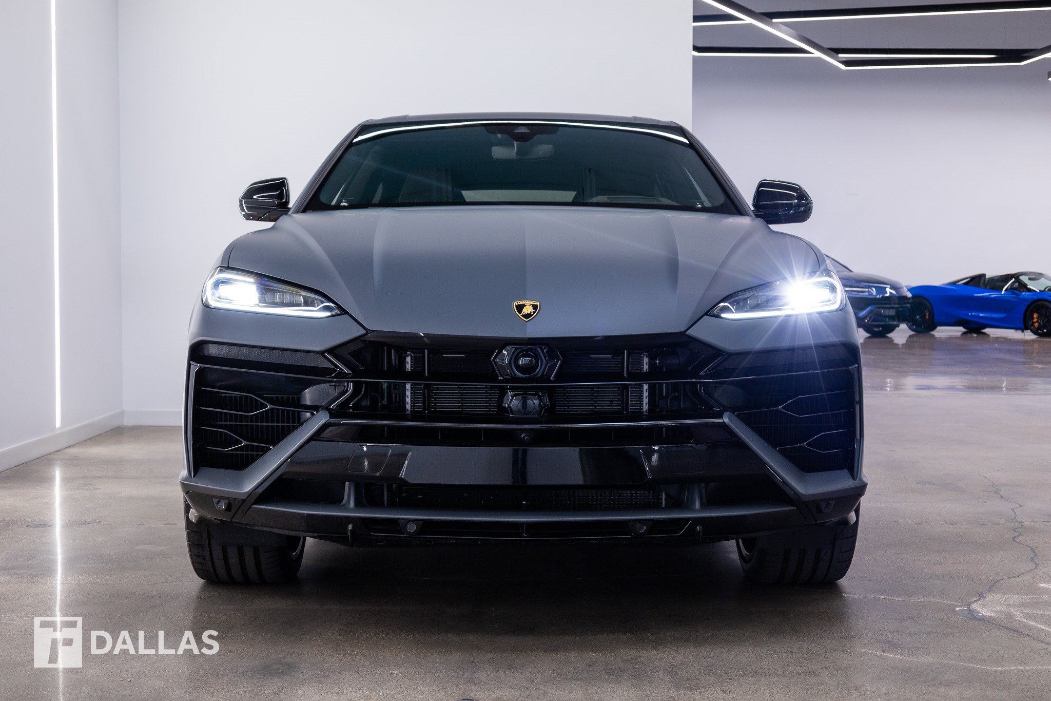 Used 2025 Lamborghini Urus SE AWD/4WD image 20