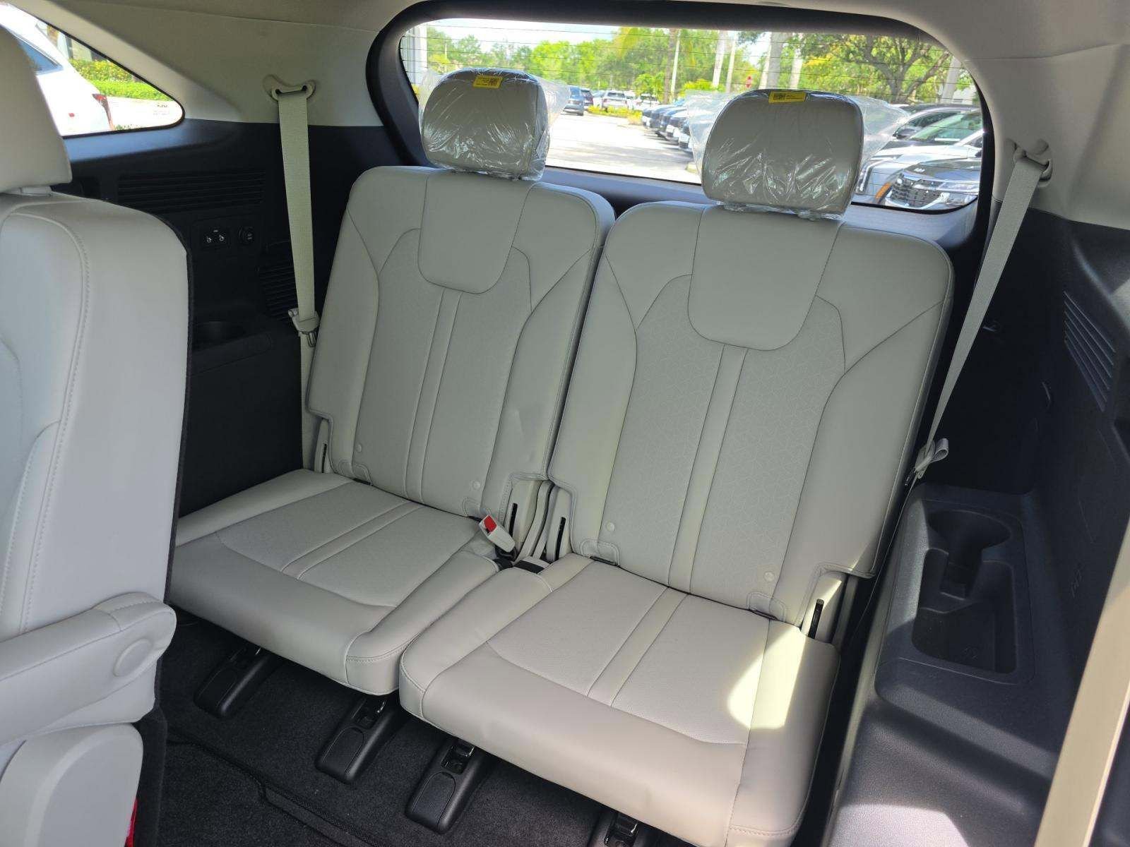 Used 2023 Kia Sorento EX w/ Panoramic Sunroof Package FWD image 12