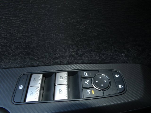 New 2025 Mitsubishi Outlander SE image 19