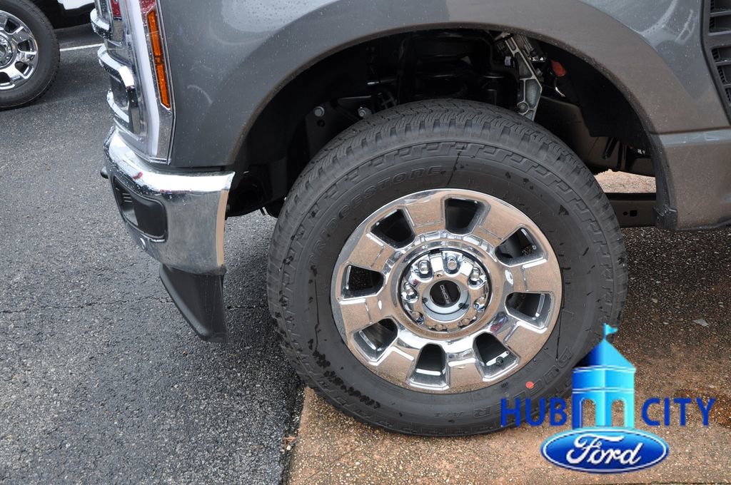 New 2026 Ford F250 Lariat w/ Lariat Premium Package image 9