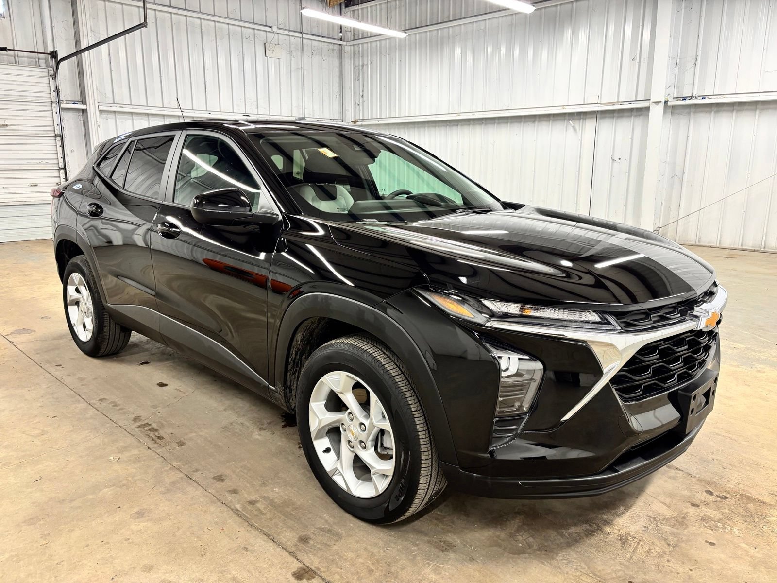 Used 2025 Chevrolet Trax LS w/ LS Convenience Package