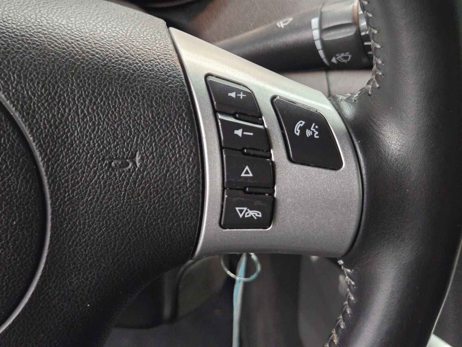 Used 2009 Saturn Sky w/ Premium Trim Package RWD image 13
