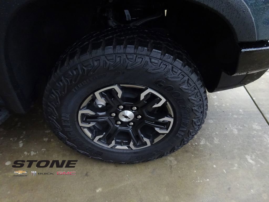 New 2026 Chevrolet Silverado 1500 ZR2 image 12