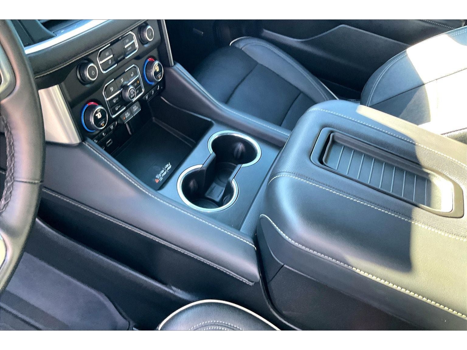 Used 2023 Chevrolet Suburban Premier AWD/4WD image 19