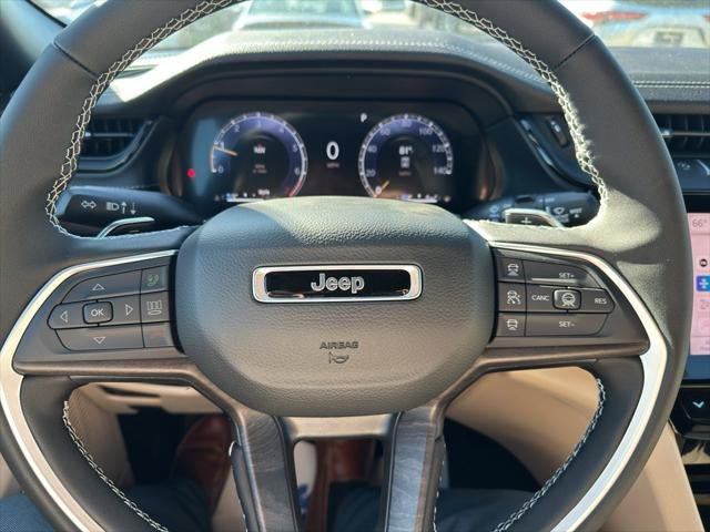 New 2026 Jeep Grand Cherokee Limited w/ Limited Altitude Package RWD image 36