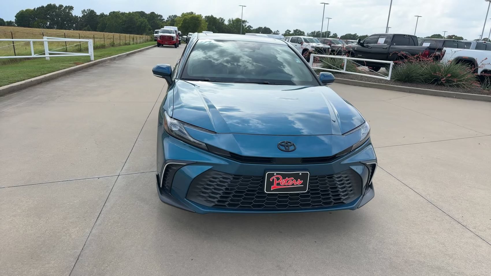 Used 2026 Toyota Camry SE w/ Convenience Package FWD image 4
