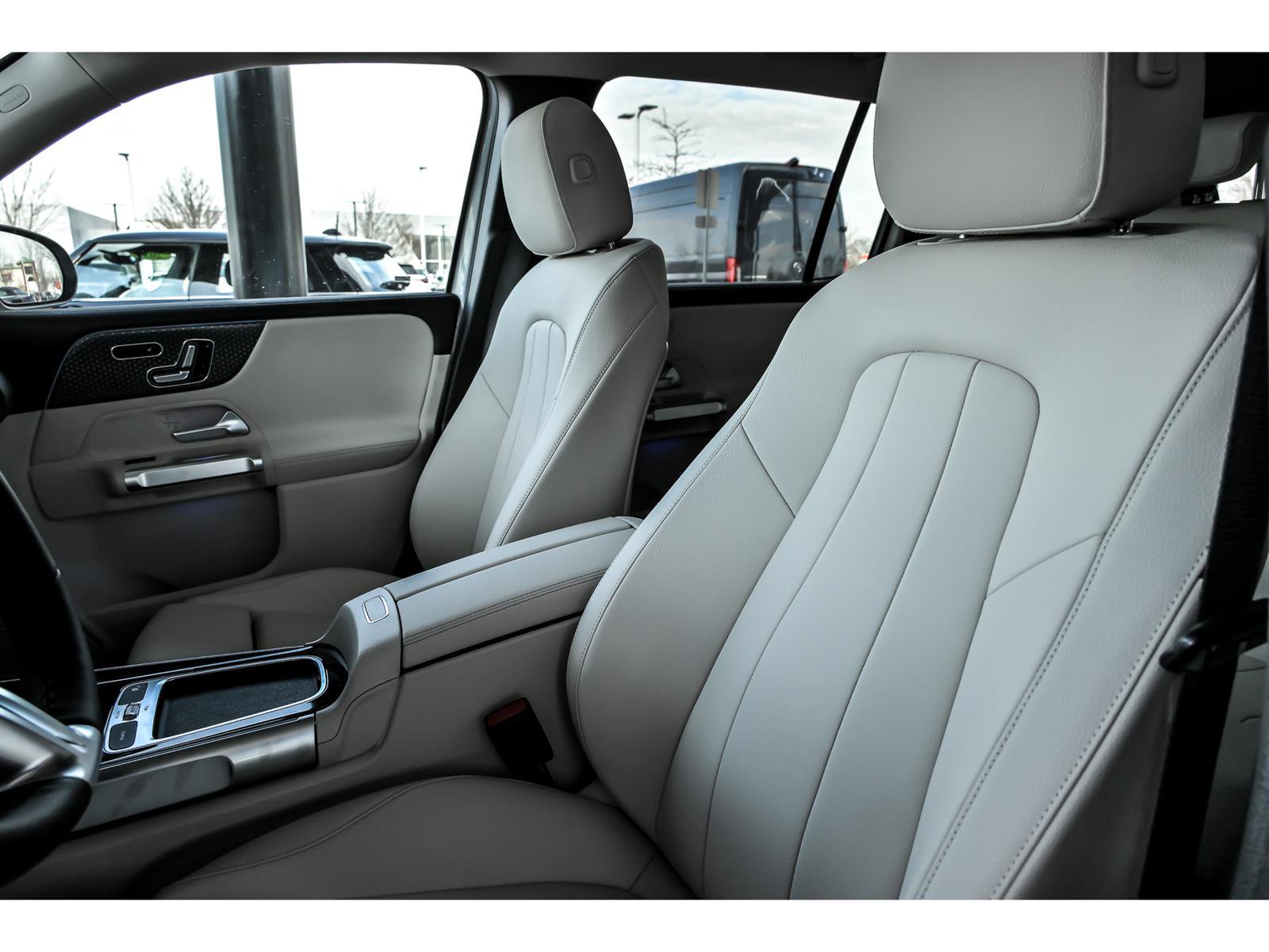 New 2026 Mercedes-Benz GLB 250 4MATIC image 7