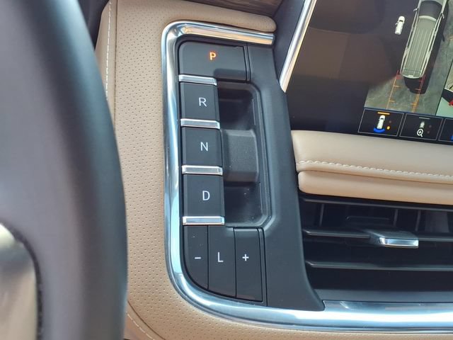 Used 2024 Chevrolet Tahoe Premier w/ Premium Package AWD/4WD image 18