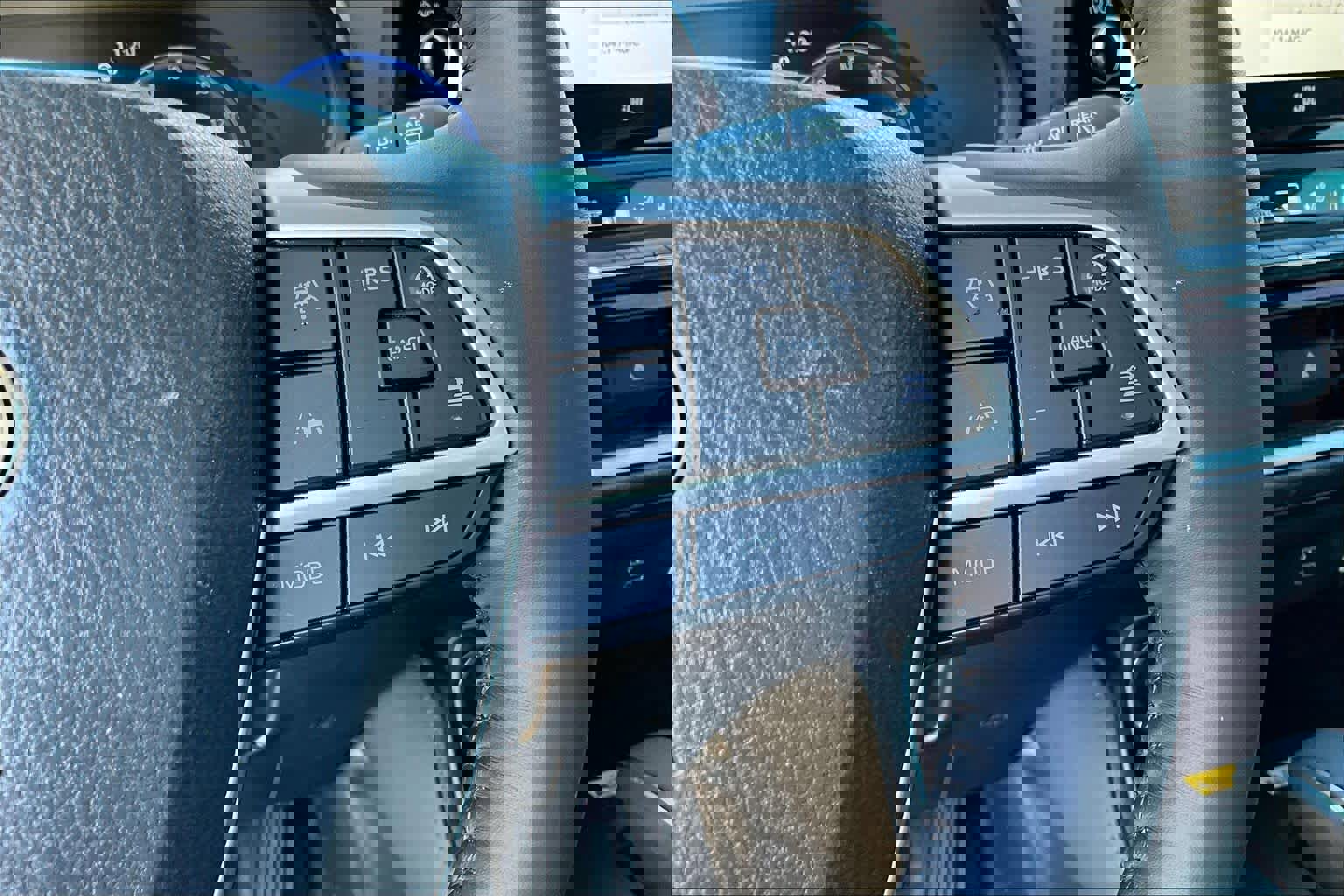 Used 2025 Toyota Grand Highlander AWD image 21