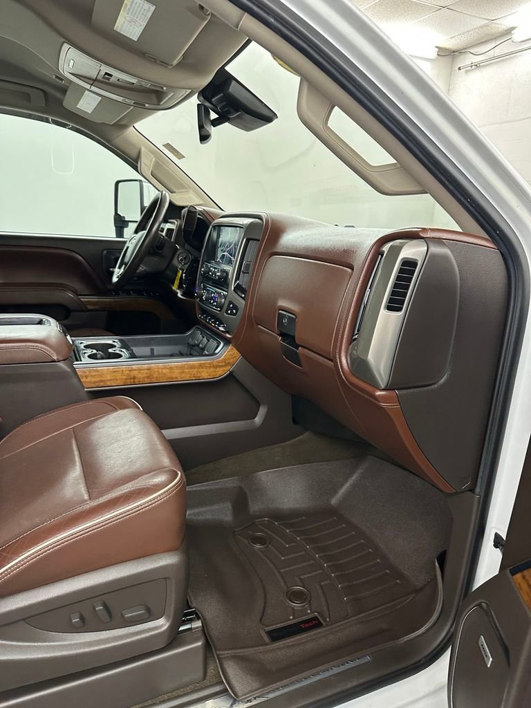 Used 2015 Chevrolet Silverado 2500 High Country w/ High Country Premium Package image 37