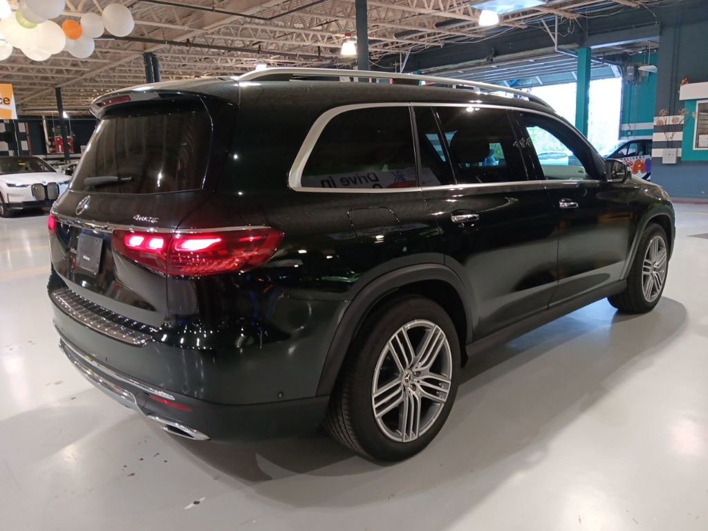 Used 2024 Mercedes-Benz GLS 450 4MATIC image 6