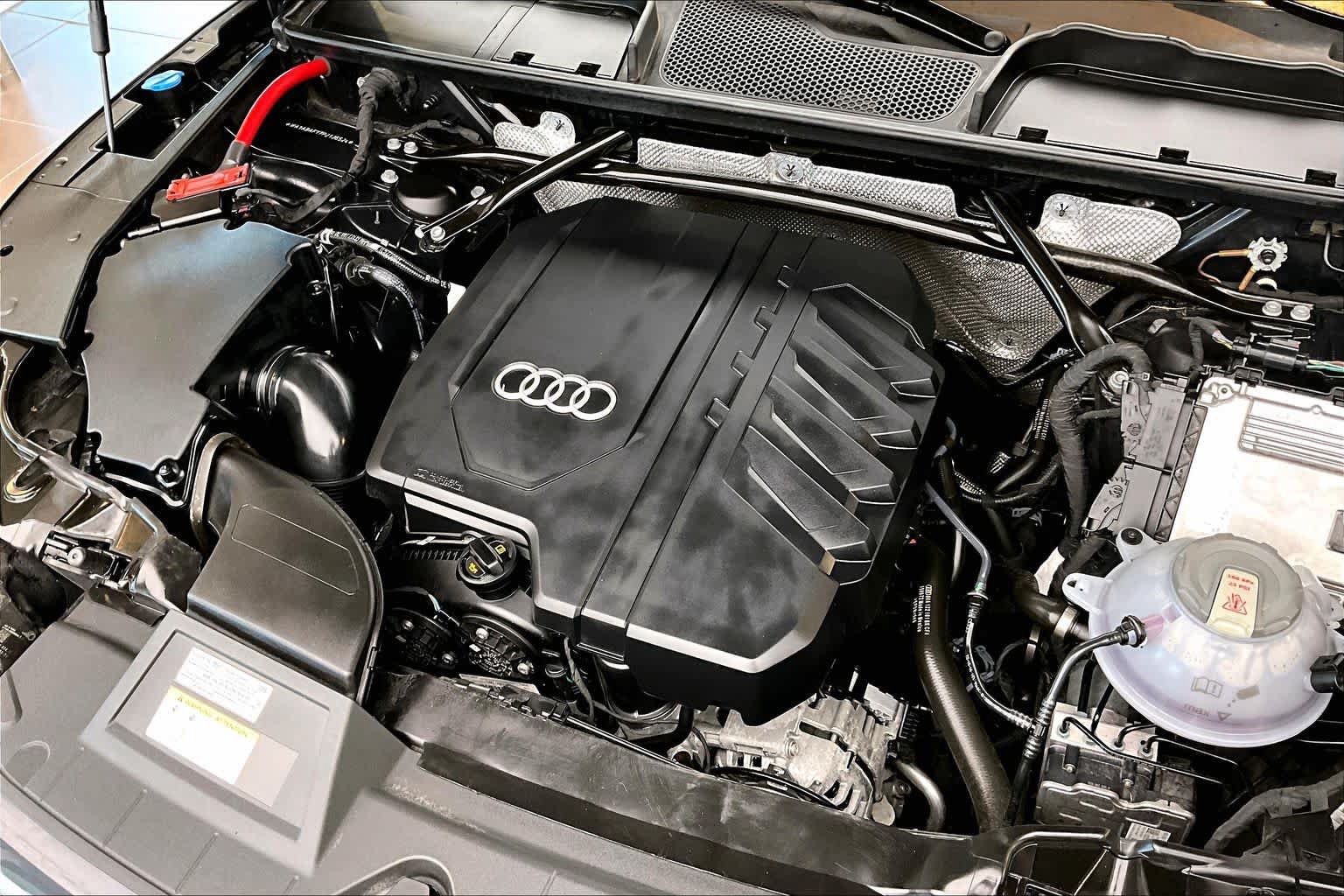 Used 2023 Audi Q5 2.0T Premium w/ Convenience Package AWD/4WD image 32