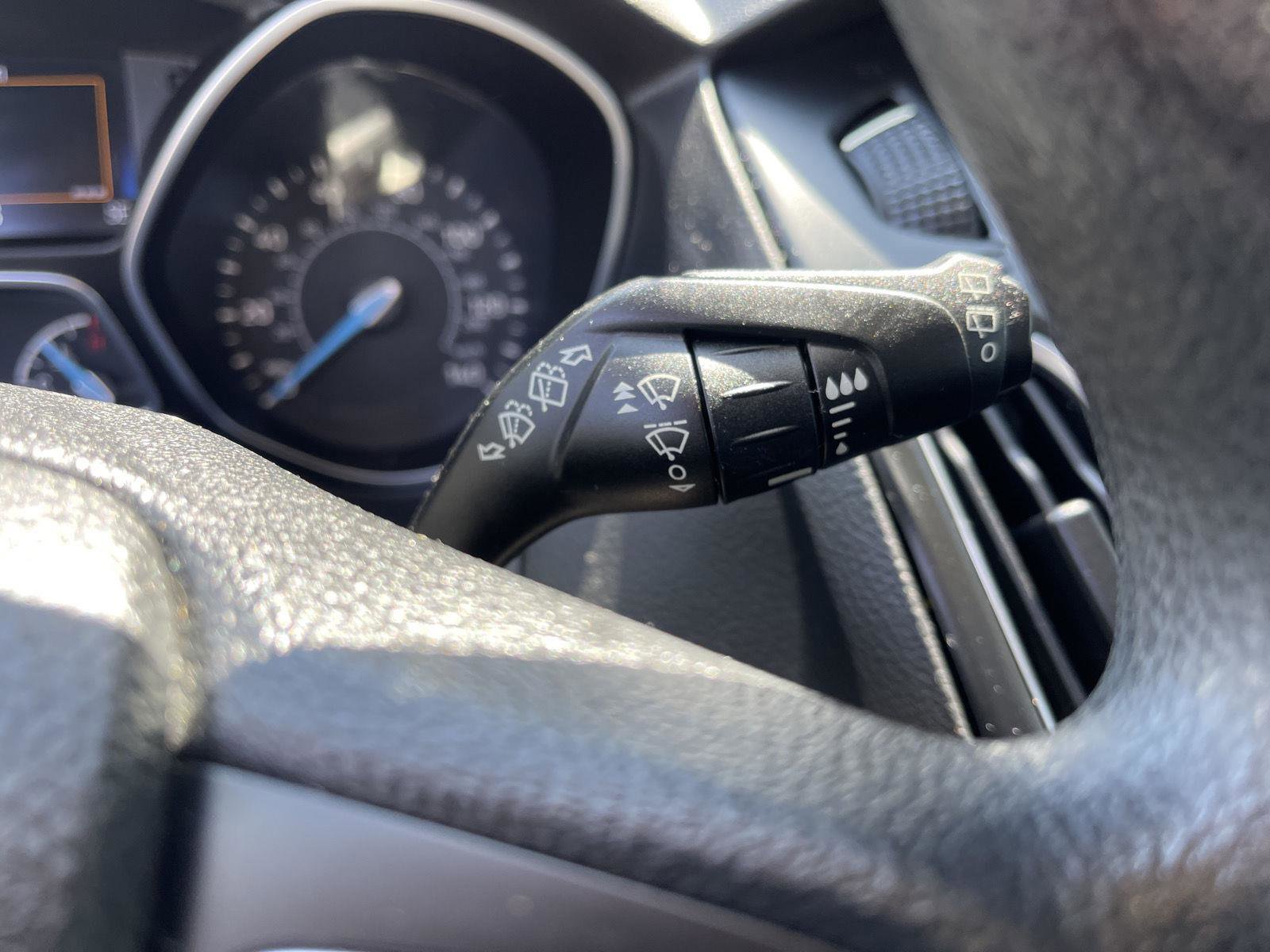 Used 2017 Ford Focus SEL image 17