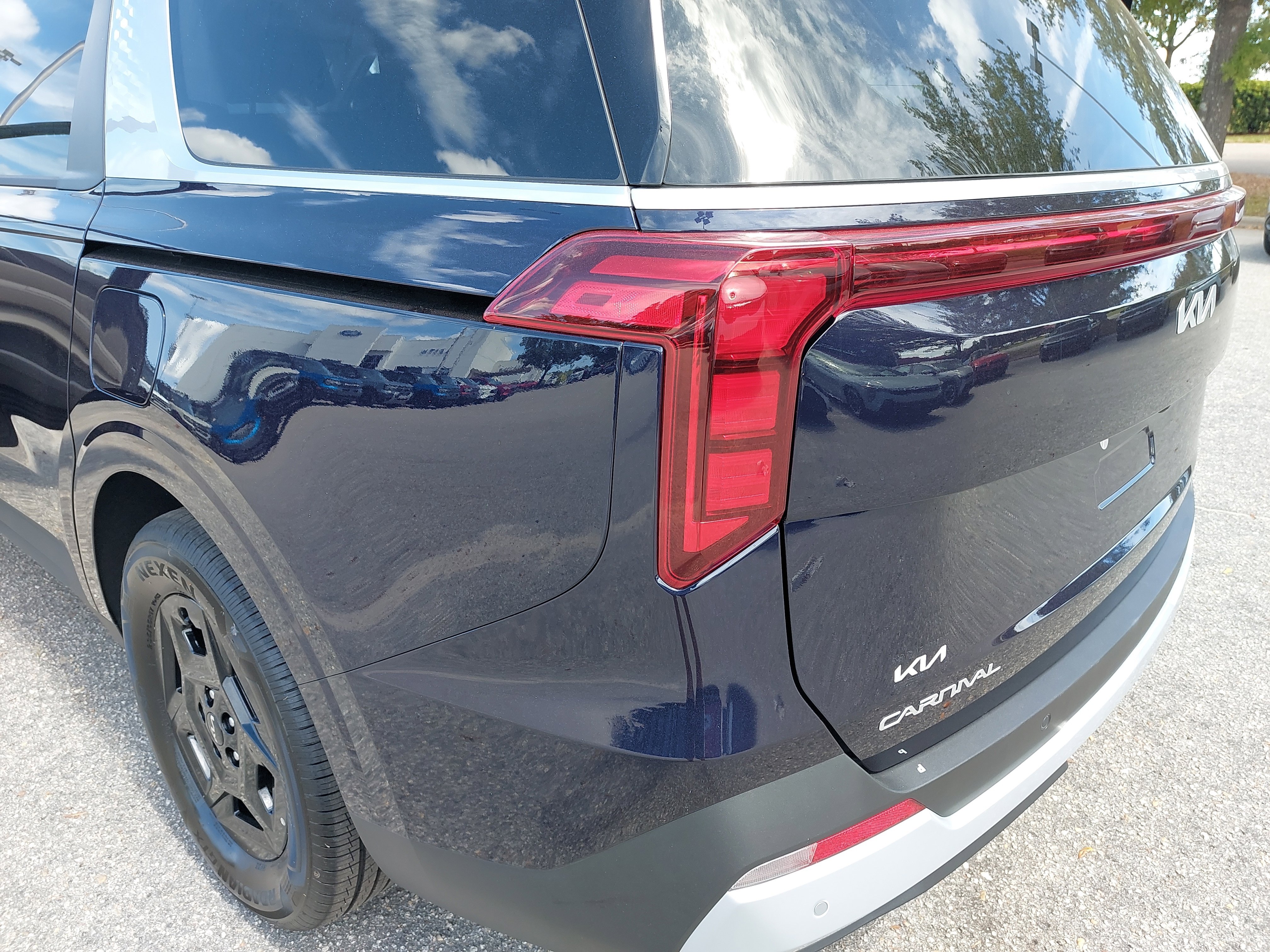 New 2026 Kia Carnival image 36