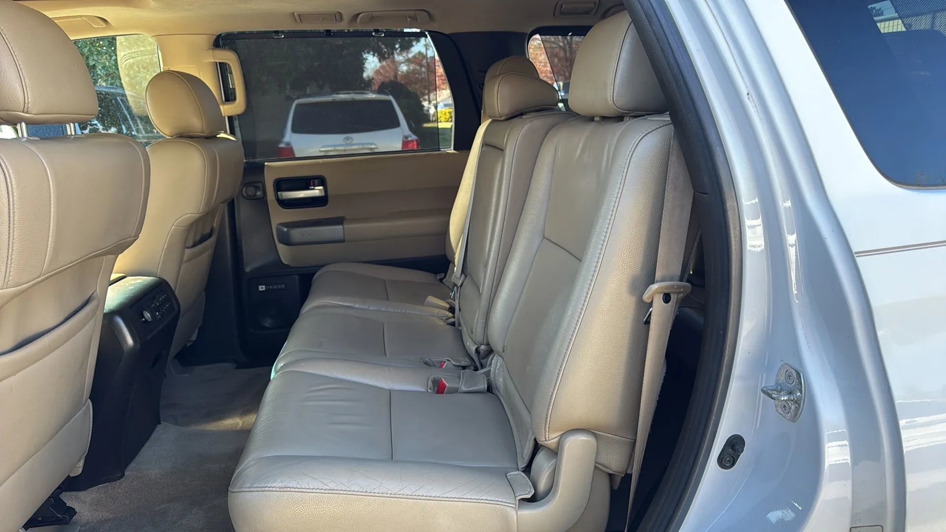 Used 2011 Toyota Sequoia Limited image 11