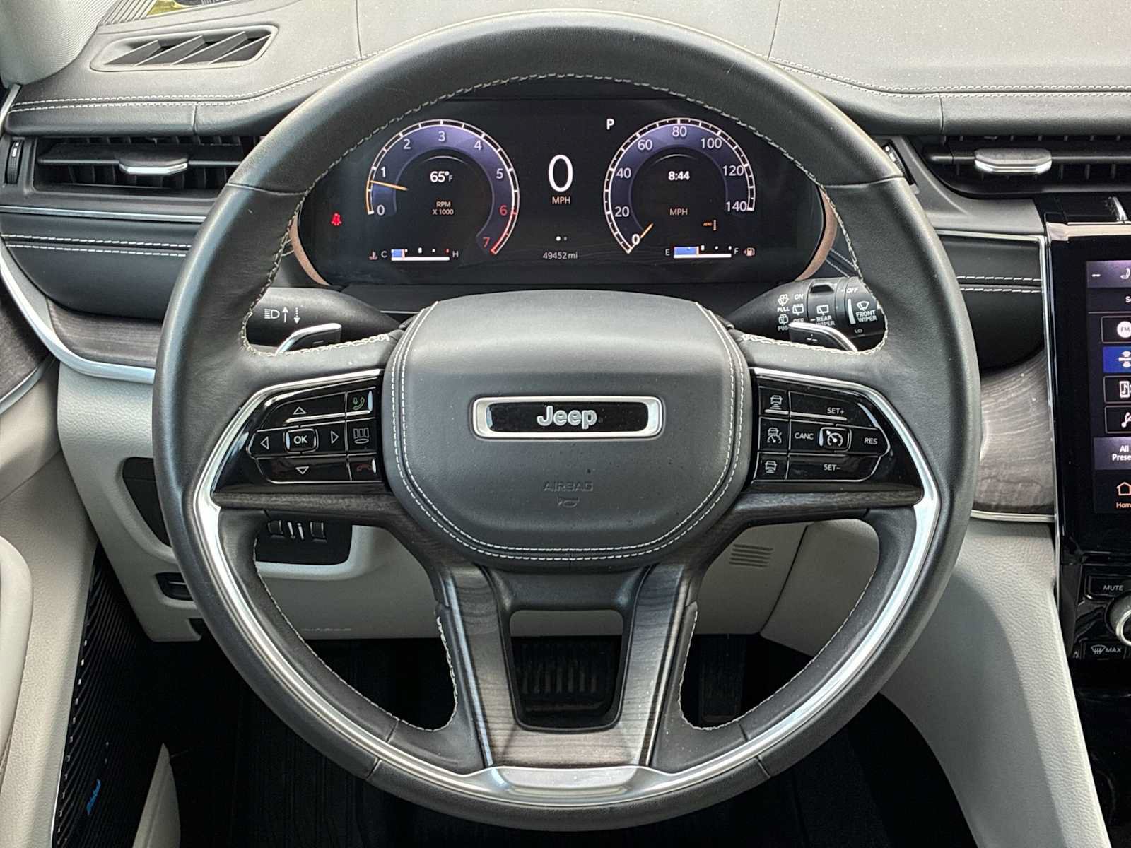 Used 2021 Jeep Grand Cherokee L Overland w/ Luxury Tech Group IV AWD/4WD image 11
