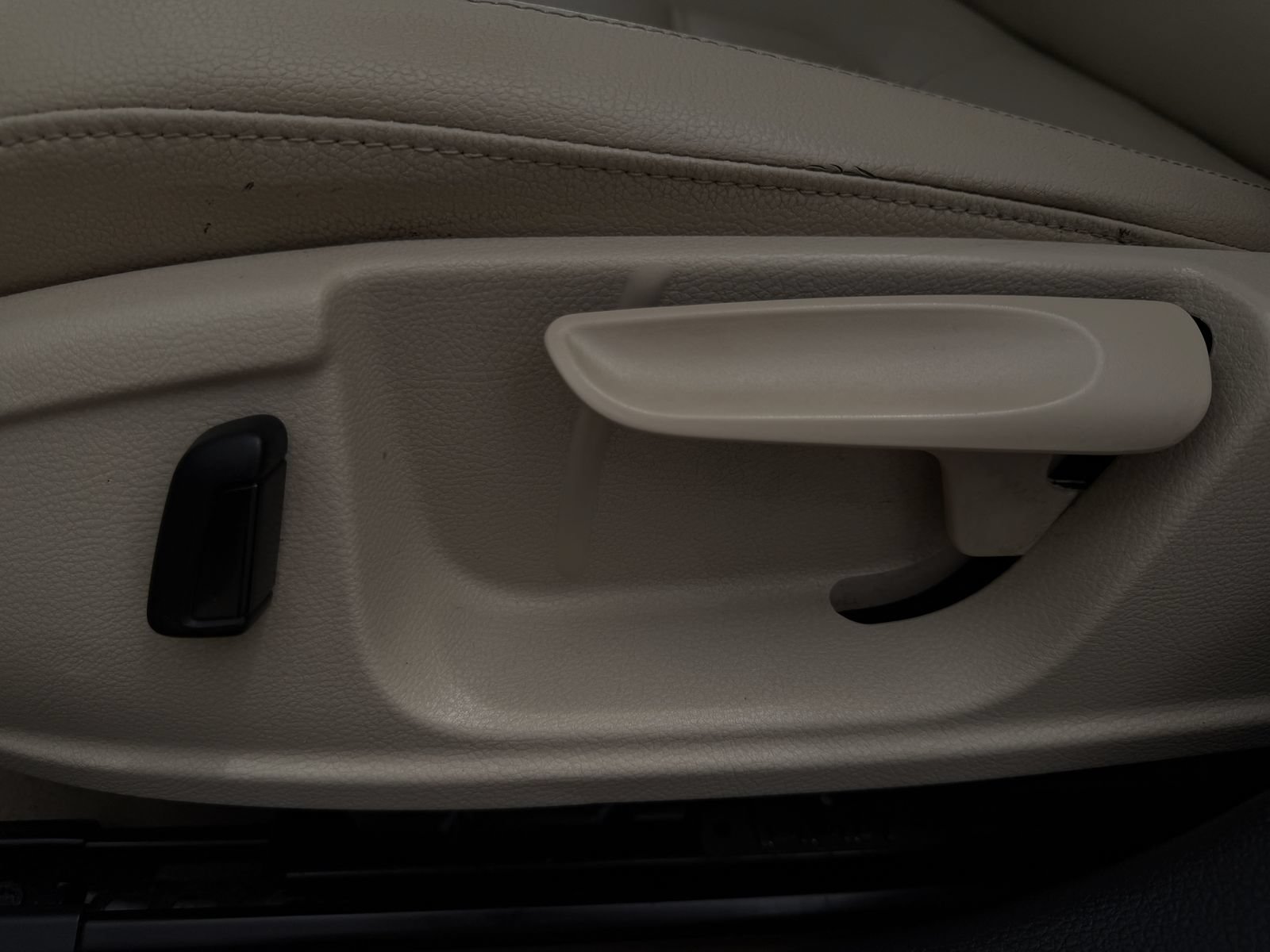 Used 2013 Volkswagen Jetta SE FWD image 25