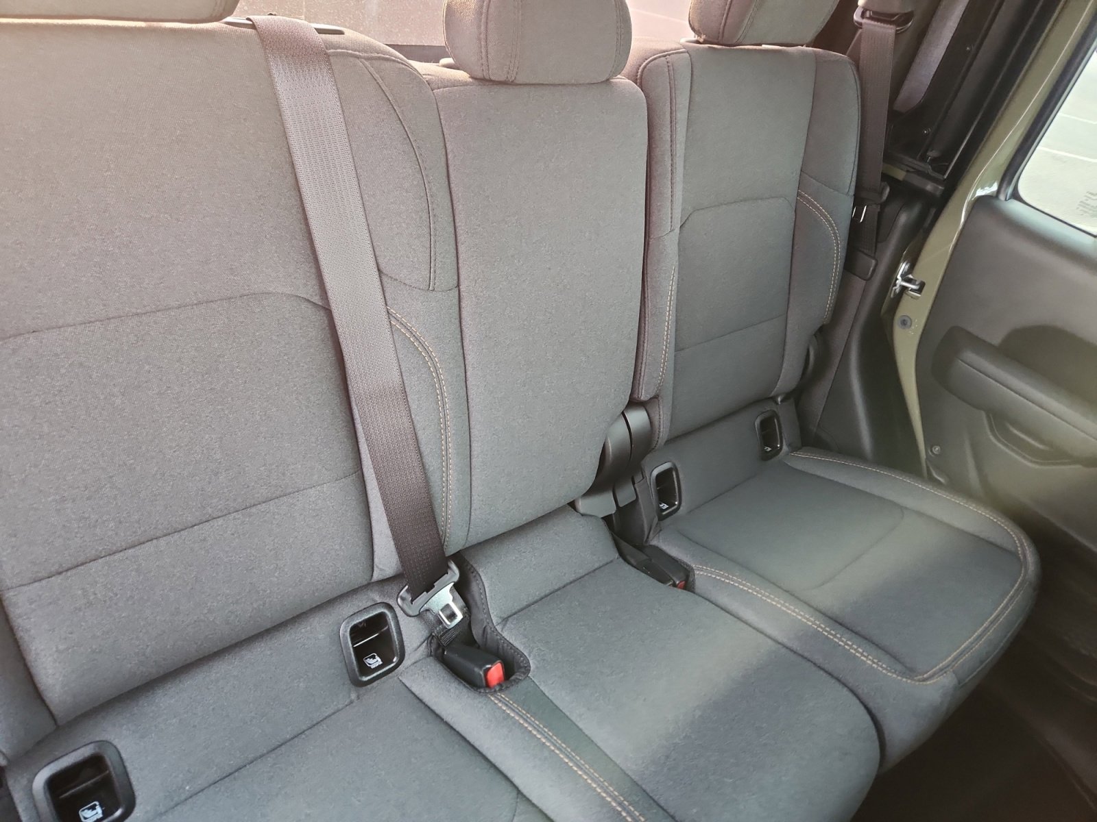 New 2025 Jeep Gladiator Willys AWD/4WD image 19