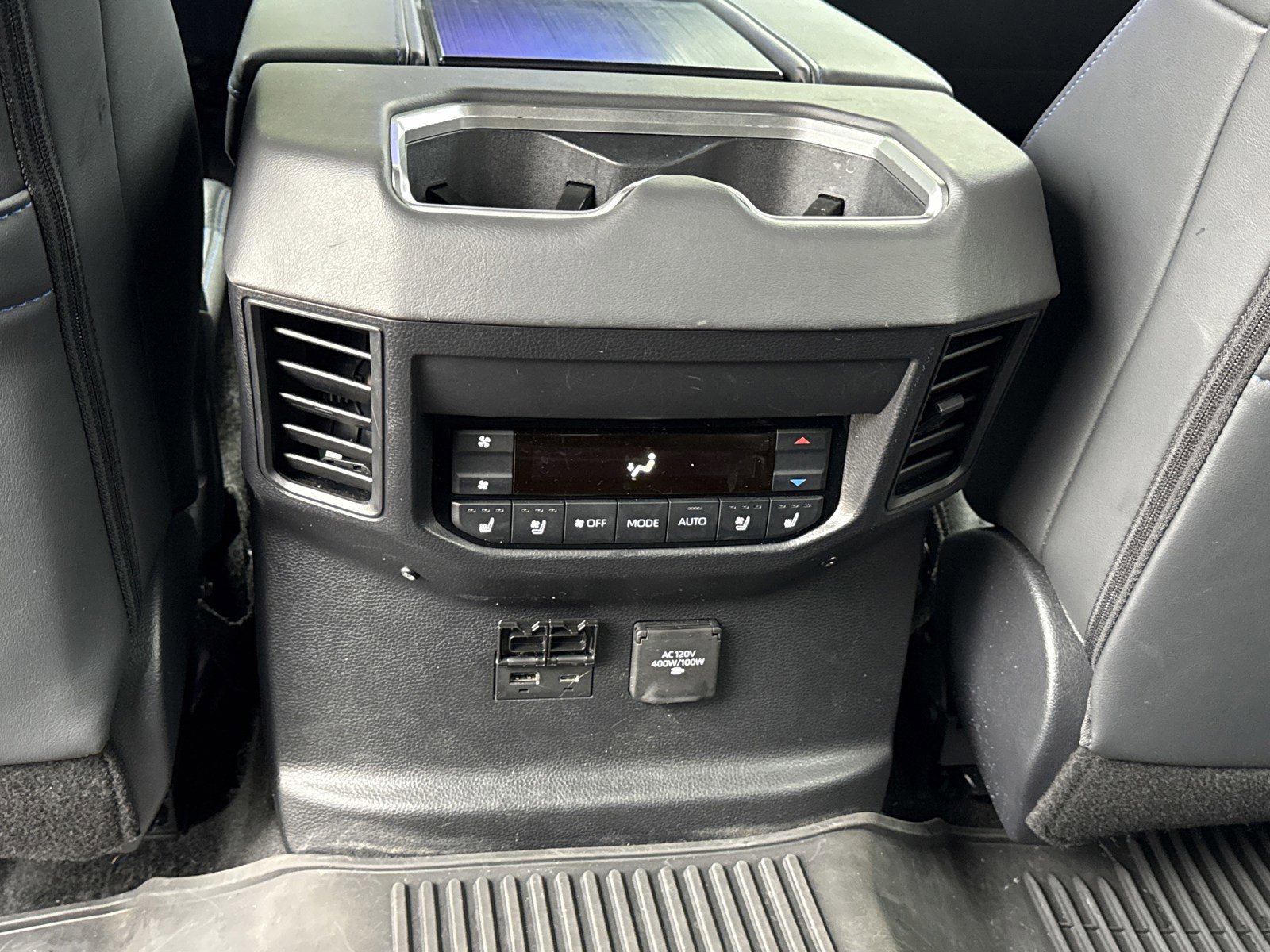 Used 2025 Toyota Sequoia Platinum image 18