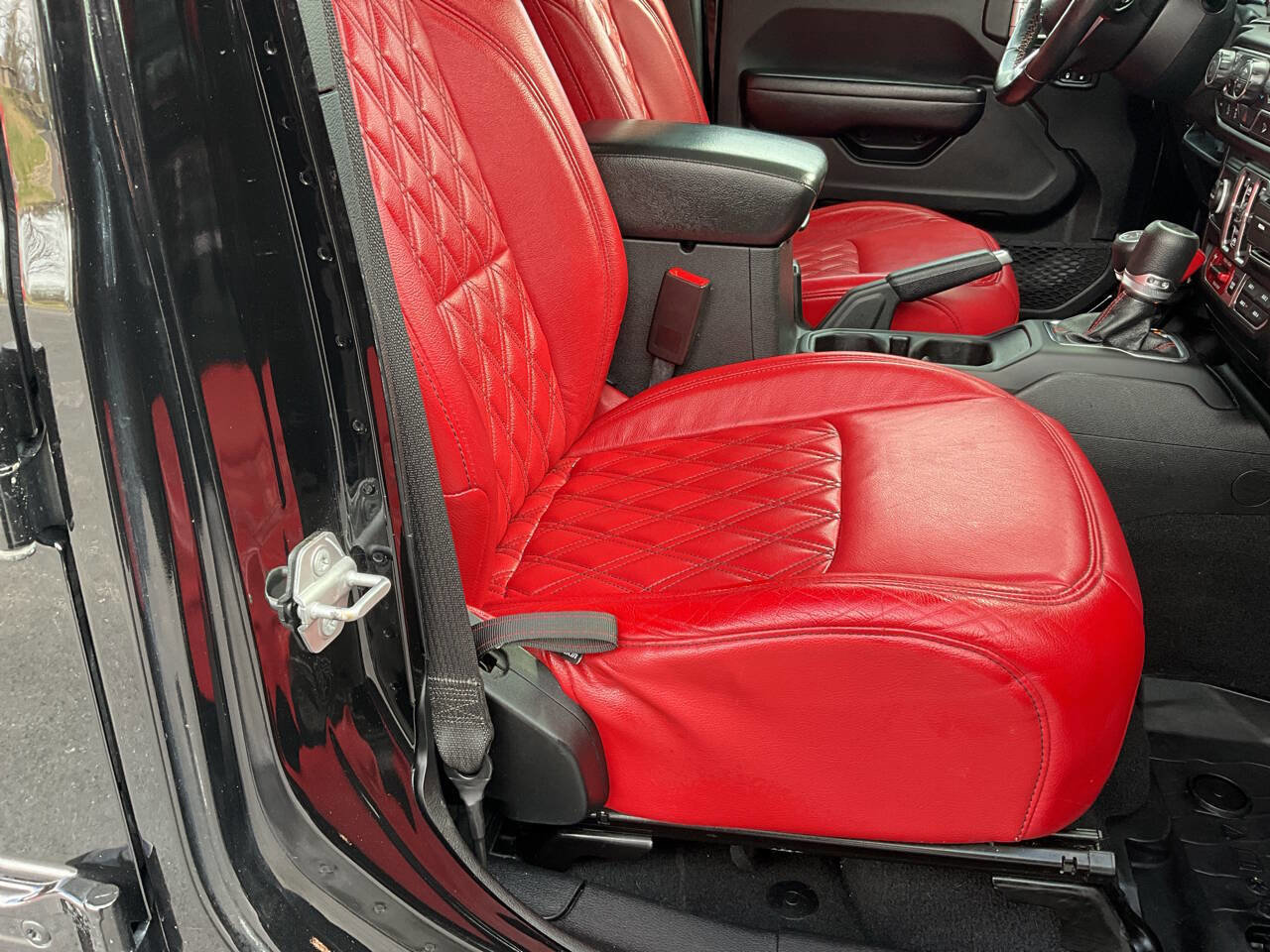 Used 2019 Jeep Wrangler Unlimited Rubicon image 30