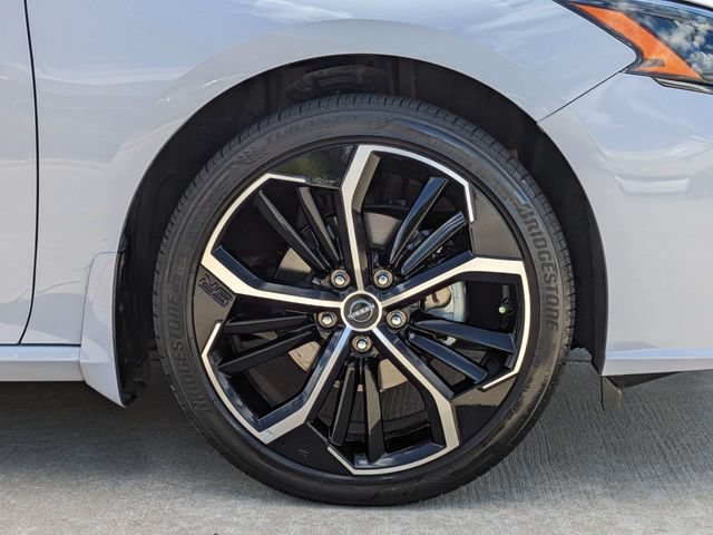 Used 2024 Nissan Altima 2.5 SR w/ SR Premium Package FWD image 11