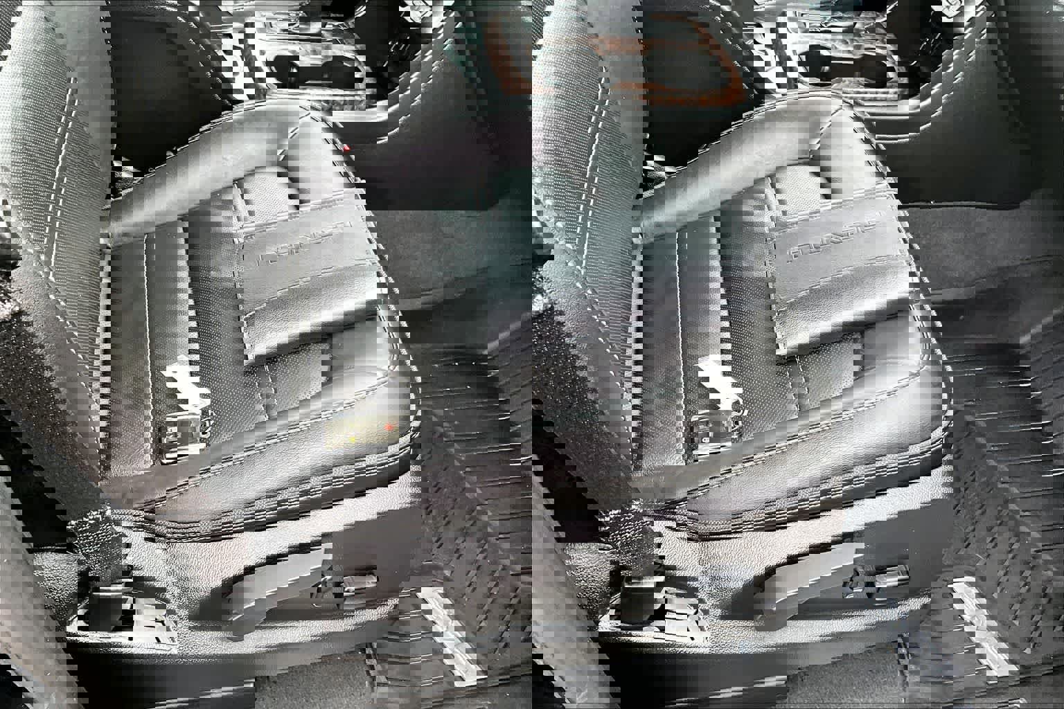 Used 2022 GMC Canyon Denali w/ Denali Black Edition Package image 20