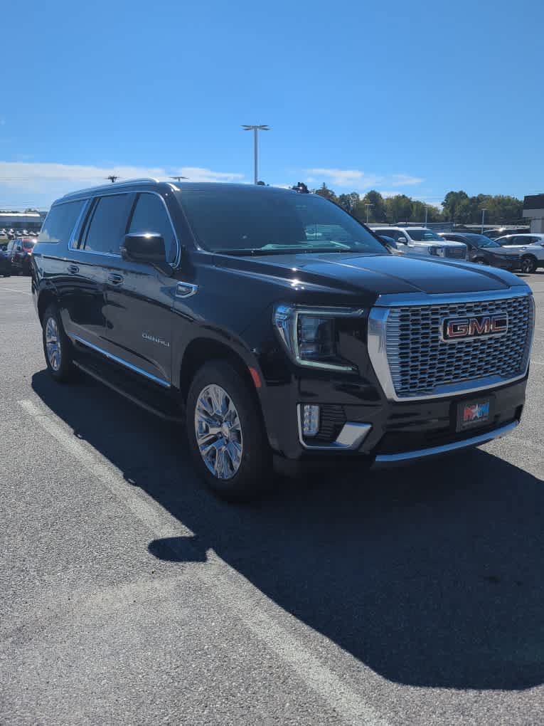 Used 2024 GMC Yukon XL Denali AWD/4WD image 33